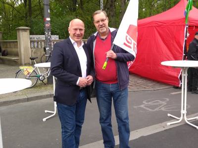 CDU-Landesvorsitzender Kai Wegner und CDU-Fraktionsvorsitzender Stefan Hntsch bei der 1. Mai-Kundgebung am Brandenburger Tor